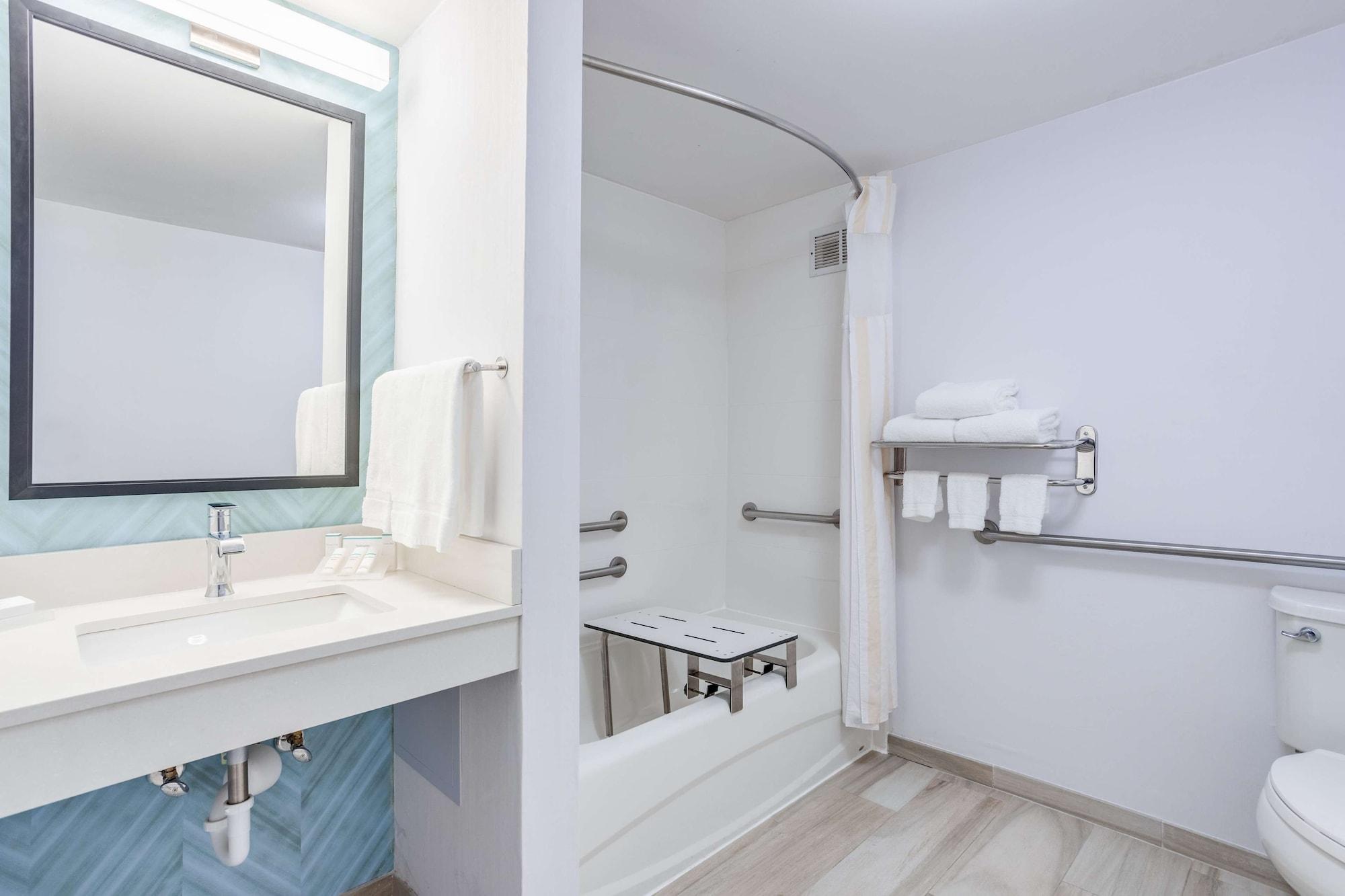 Hilton Garden Inn Cincinnati/שרונוויל מראה חיצוני תמונה